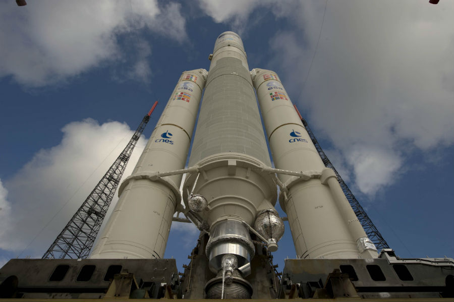The First Ariane 5 Rocket Launched Carries Two Satellites Simultaneously