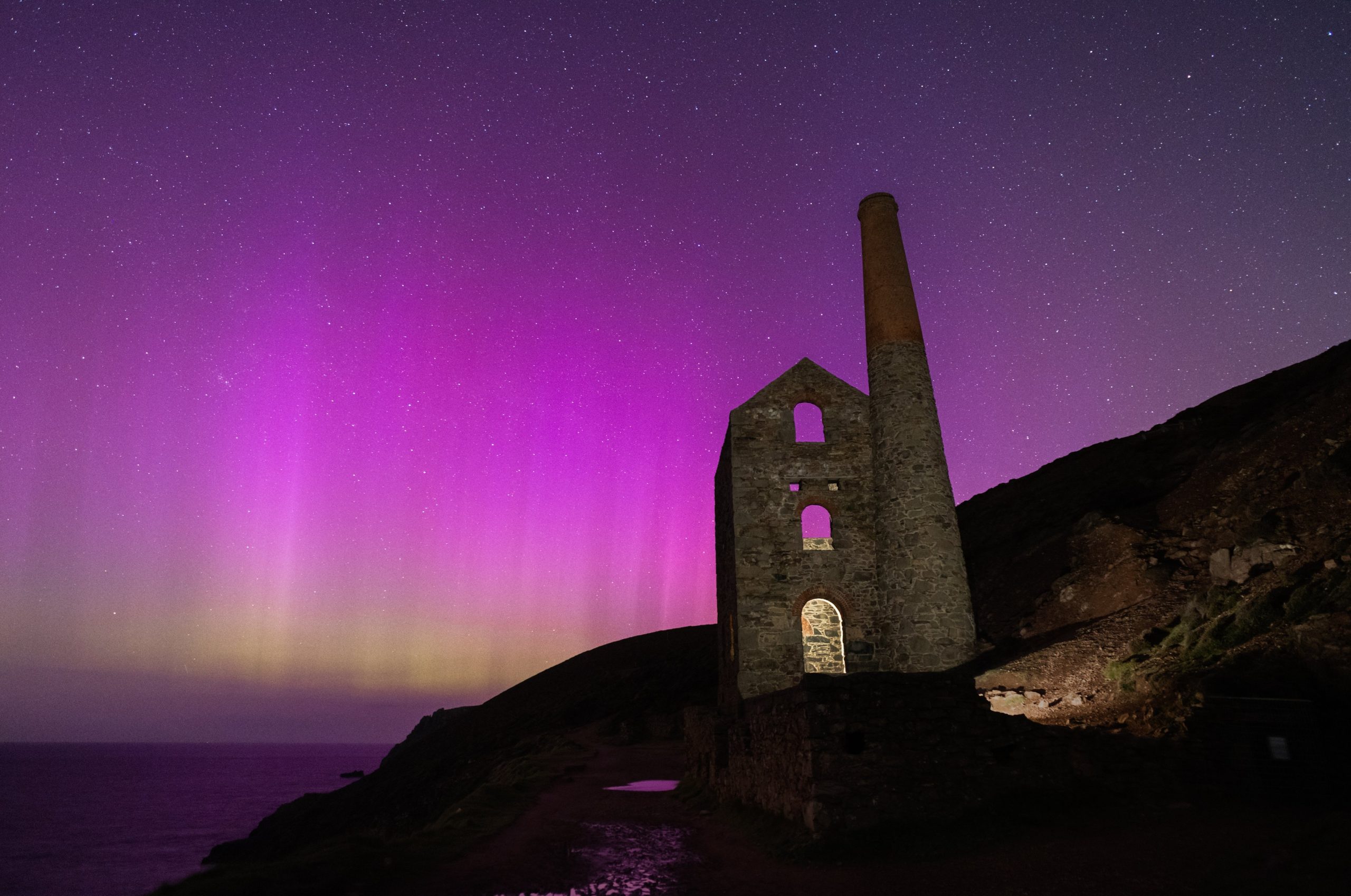 Northern Lights in the UK put on a “spectacular” rare display in the South