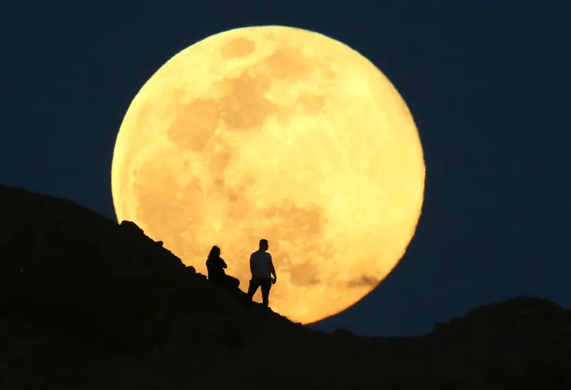 May’s “Flower Moon”: When & Where to See It