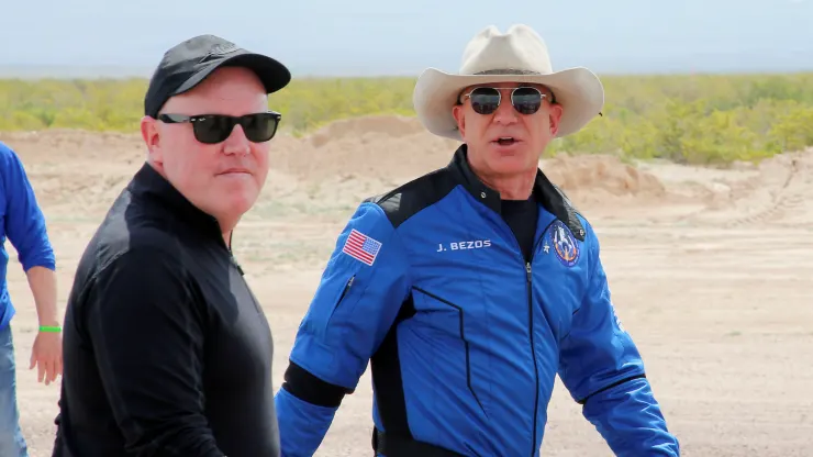 Bezos’ Blue Origin Says Goodbye To CEO Bob Smith – Who Will Replace Him?