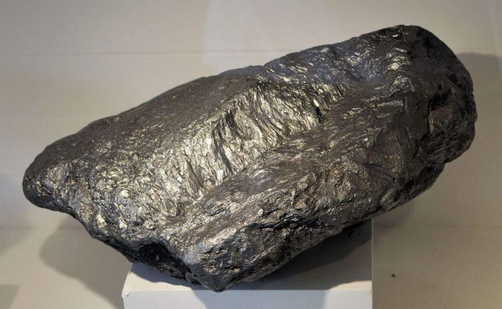 new minerals found in meteorites