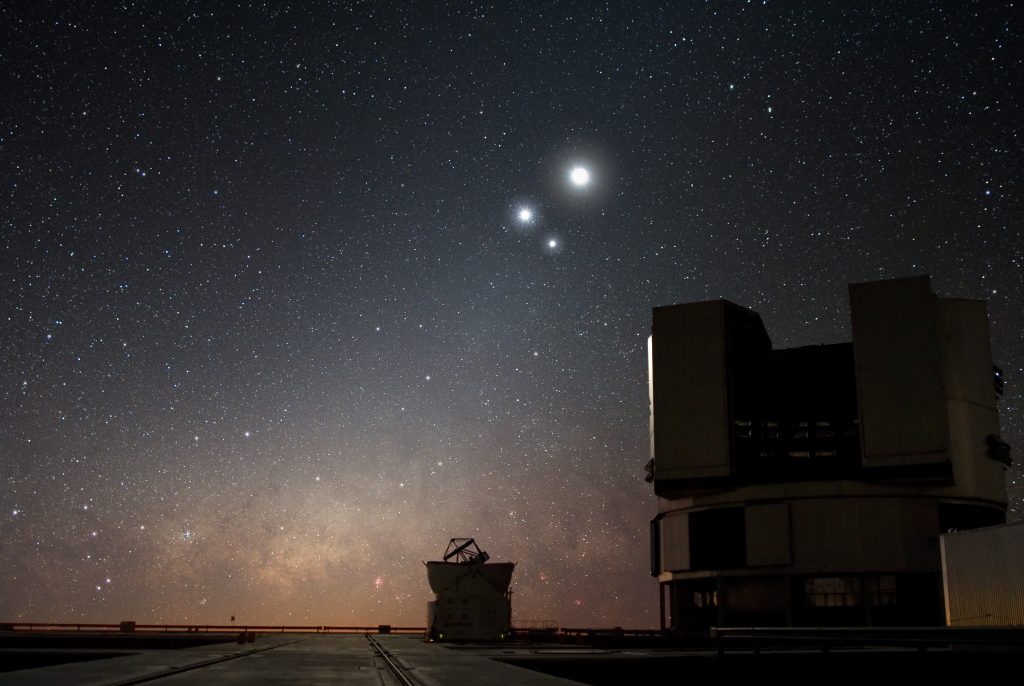 The sky over the Very Large Telescope observatory at Paranal: the Moon shines along with Venus and Jupiter. 