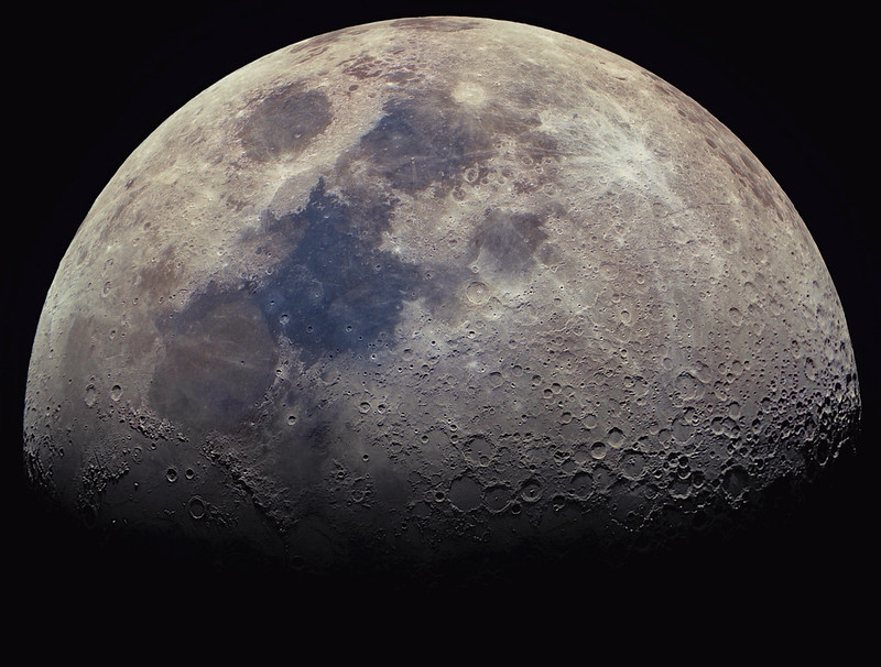 Moon photo by Giuseppe Donatiello