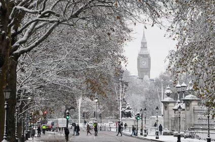 First Snowfall Of 2024 Wowed London Residents (Photos, Videos)