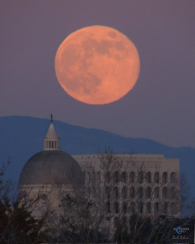 December Full Moon In The UK And Worldwide See The Best Shots