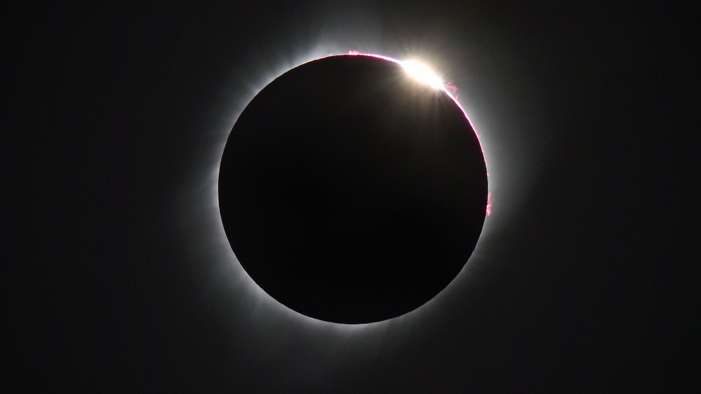 Firefly's Blue Ghost Captures Rare Solar Eclipse From the Moon ...