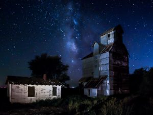 A Visual Journey From Sky To Earth: Best Photos Of The Moon Smiling At Us & Cosmic Landscapes Worldwide [22-29 Apr]